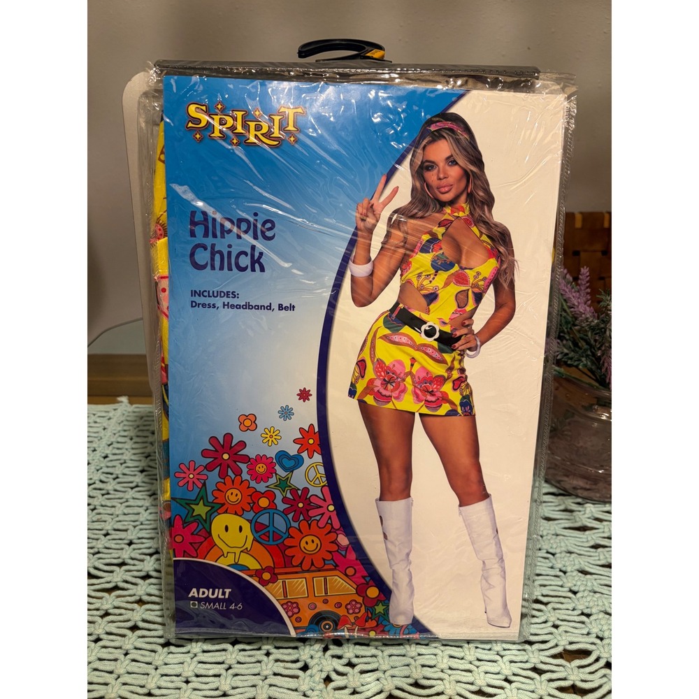 Hippie Chick - Spirit Halloween - costume cosplay - NWT small